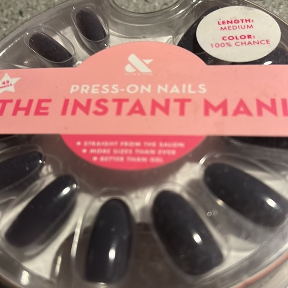 New in package medium length 100% chance blue instant Mani press on nails - Picture 4 of 9